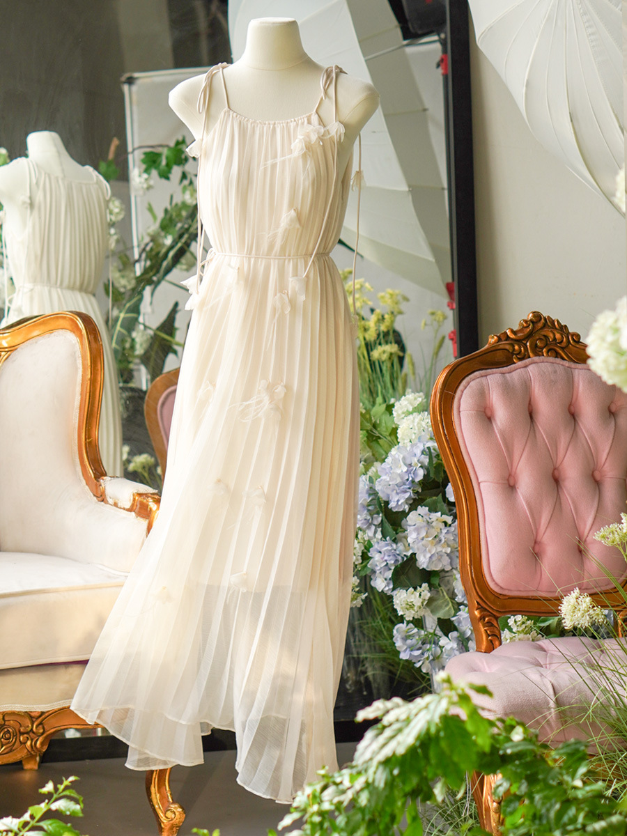 L1856 Handmade Feather Three-Dimensional Decoration Holiday Fairy Suspender Long Dress Wedding Morning Shoot Loose Pleated Dress