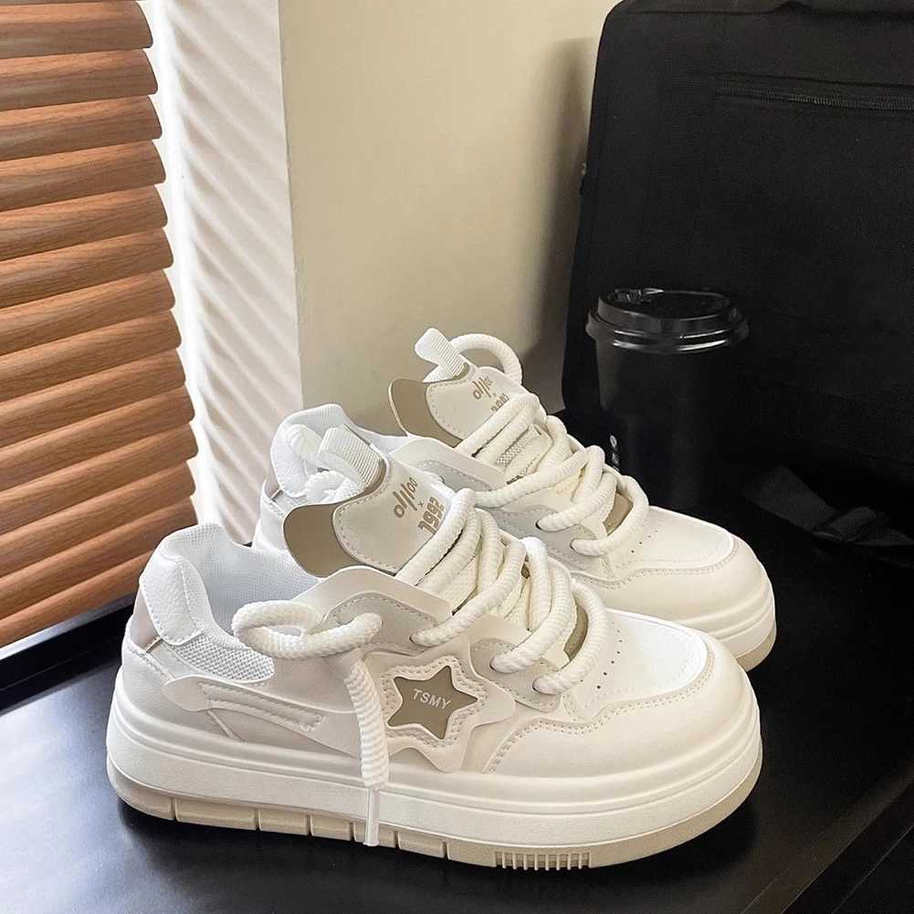 Star Walking Sneakers Y2K Platform Shoes Thick Sole Cfortable Running Shoes Ahetic Tennis Shoes for Outdoor Sports Y250318