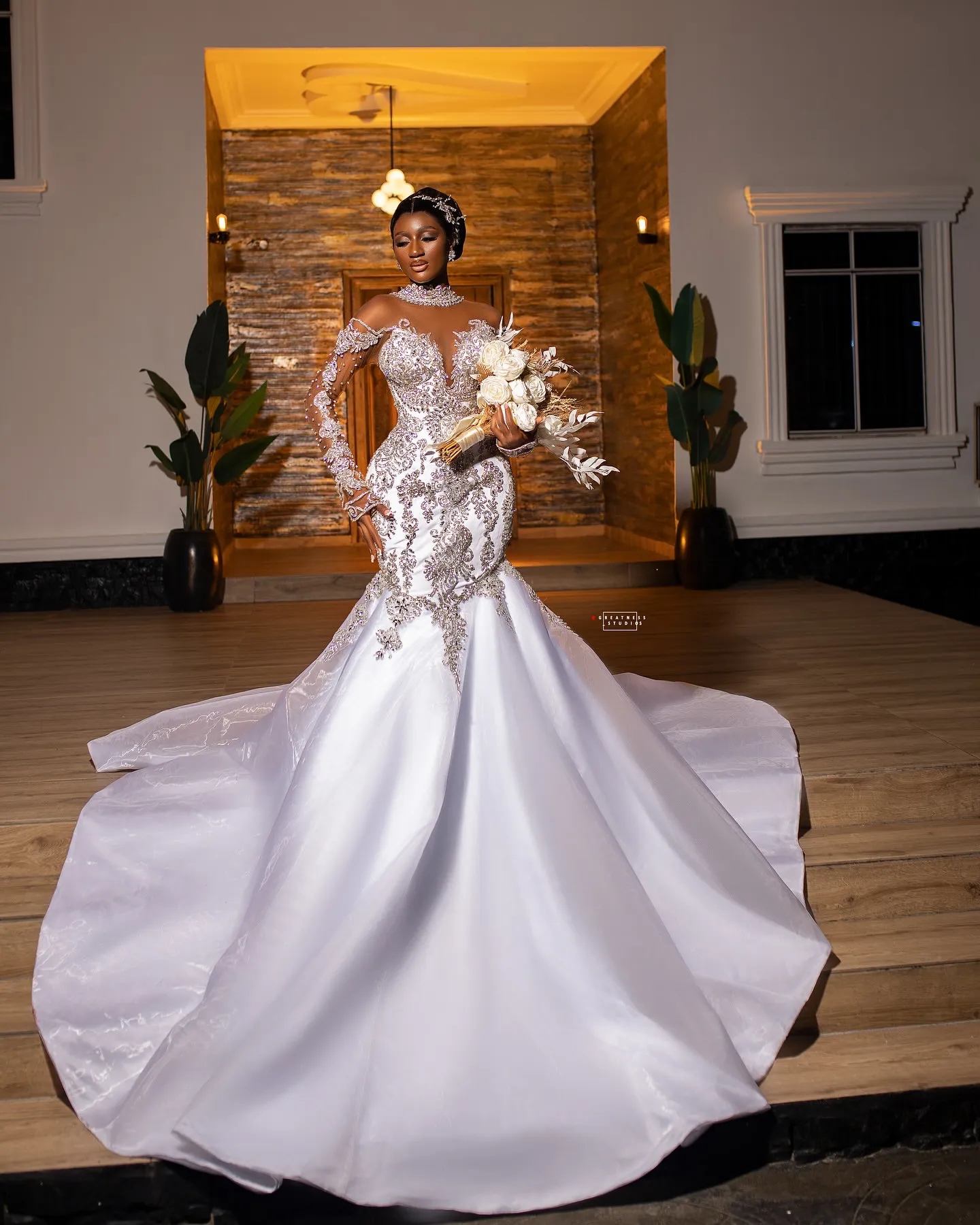 2025 Arabic Aso Ebi Plus Size Mermaid Wedding Dresses Beaded Full Sleeves Sheer Neck Vintage White Lace Bridal Gowns Dress