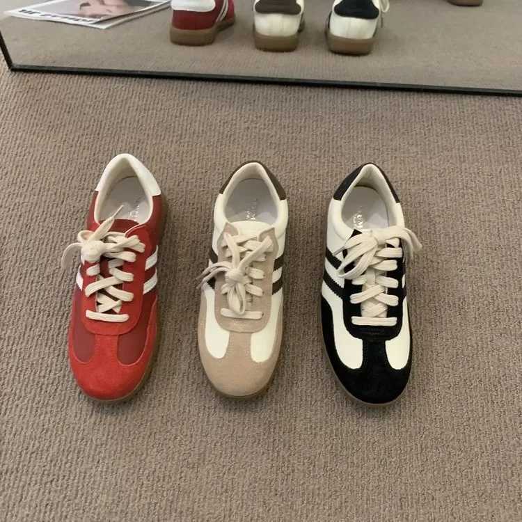 Women Casual Shoes Fashion Outdoor Sports Running Shoes Light Luxury Sneakers Breathable Walking Shoes Mesh Women Vulcanize ShoeC250222