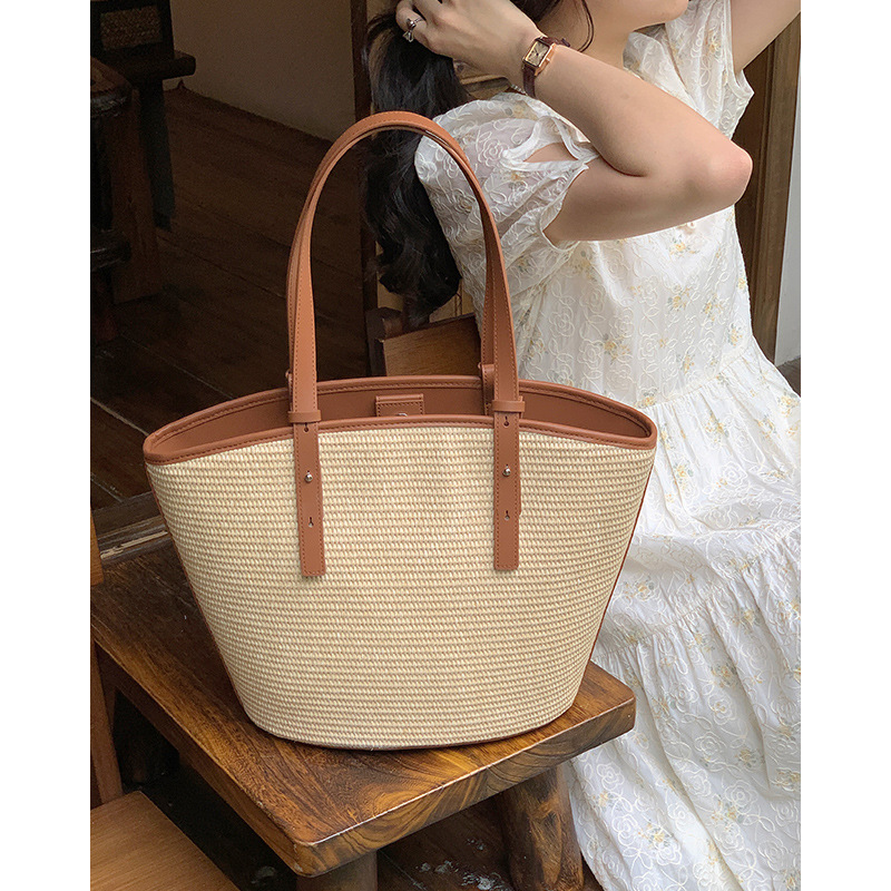 Chic Women's Big Capacity Tote Bag with Unique Rattan Design - Stylish Single-Shoulder Carryall