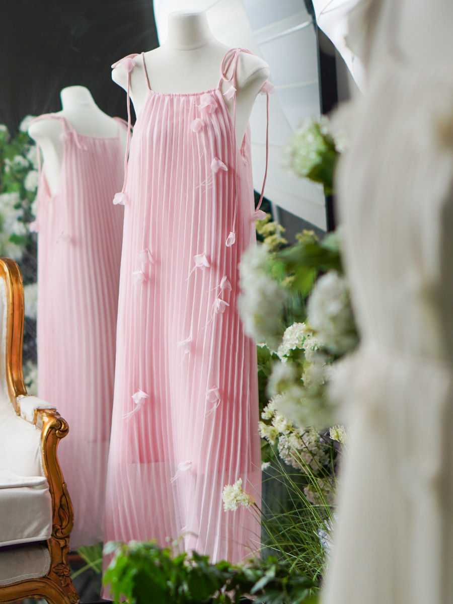 L1856 Handmade Feather Three-Dimensional Decoration Holiday Fairy Suspender Long Dress Wedding Morning Shoot Loose Pleated Dress