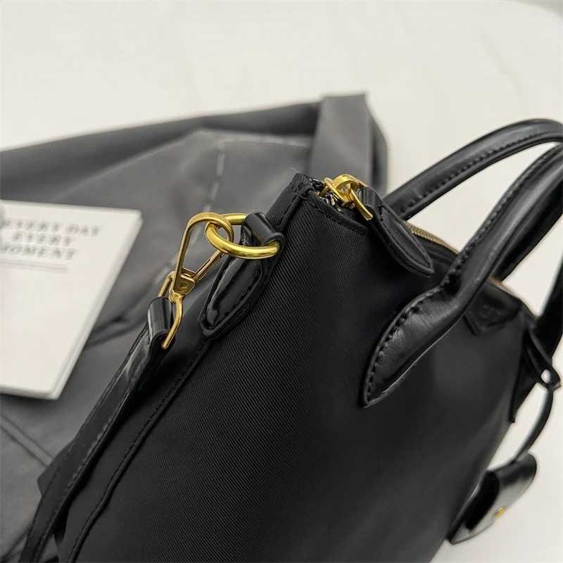High quality brand top bag suitable for warm Oxford cloth mini Shoder shopping bag handbag with pendant 2024 designer luxury handbag Y250321