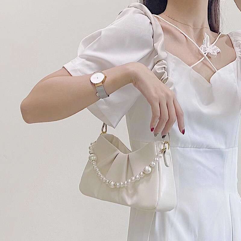 Internet celebrity handbag for women in spring and summer 2025, niche armpit commuting cloud shoulder versatile crossbody bag, 2025 new casual fashion