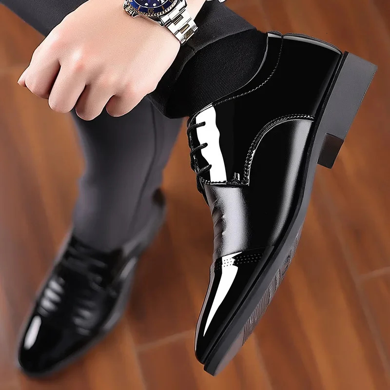 Men Dress Shoes Patent Leather Oxford Shoes Male Formal Big Size 38-48 Handsome Men Pointed Toe for Wedding 250314