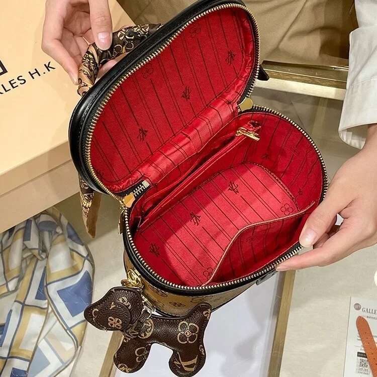 2025 New Designer Bag, Old-fashioned Water Tank Bucket, Women's Crossbody Bag, Fashionable And Popular Motorcycle Equipment Wallet