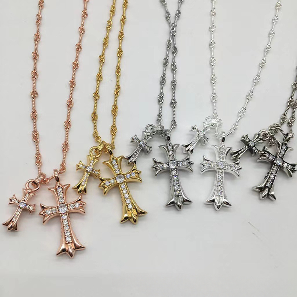 Classic and Retro Style Diamond-encrusted Cross Necklace A Unique Designer High-quality Jewelry Piece for Everyday Streetwear and Trendy Outfits