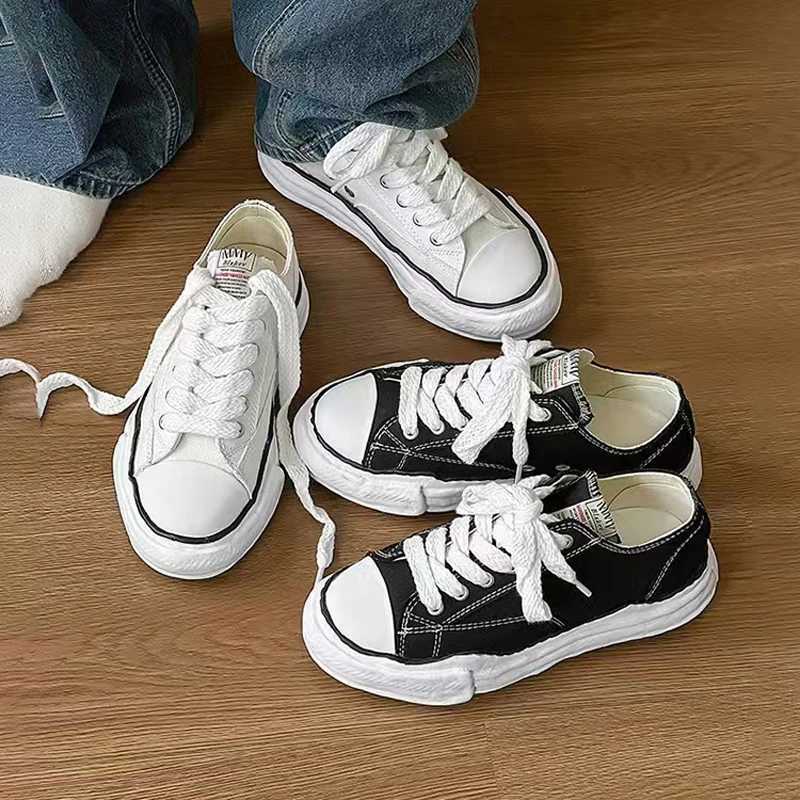New 2024 autumn canvas shoes for men low-top thick-soled height-enhancing casual versatile niche sneakers dissoying shoes Y250318