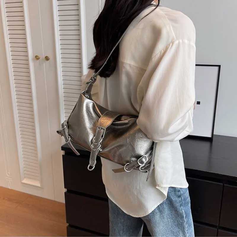 Sier Leather Crossbody Bags for Wen Luxury 2024 Y2k Korean Fi Underarm Shoe Bag Fem Armpit Bag Handbag Bolsas Y250321