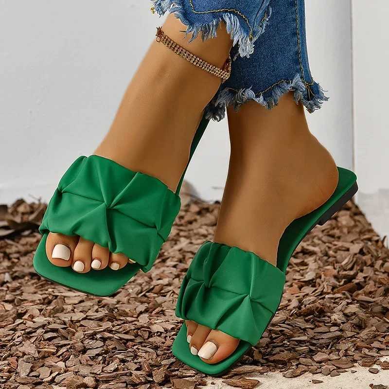 Folding summer slider womens trend flat outdoor womens flat sandals womens flip sandals 2024 Korean design womens shoes green khakiT250317
