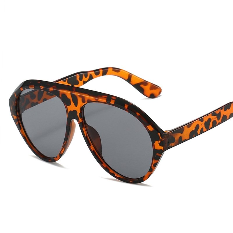 Free shipping 2025 new designer Sunglasses fashion Sunscreen ultraviolet-proof Fashionable dressing Party Gathering for women