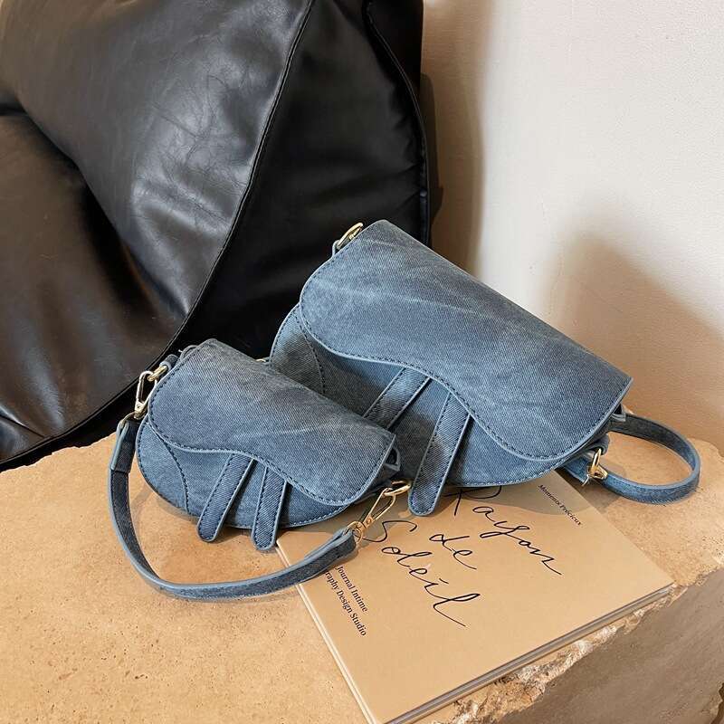 Saddle denim pattern shoulder crossbody mother and daughter sized women's mini bag, 2025 temperament versatile new trend clothing ins