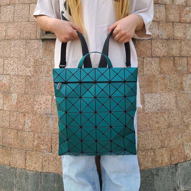Popular All-In-One Ins Women's 2024 Popular Korean Fashion Chain Crossbody Hand Bag Small Square