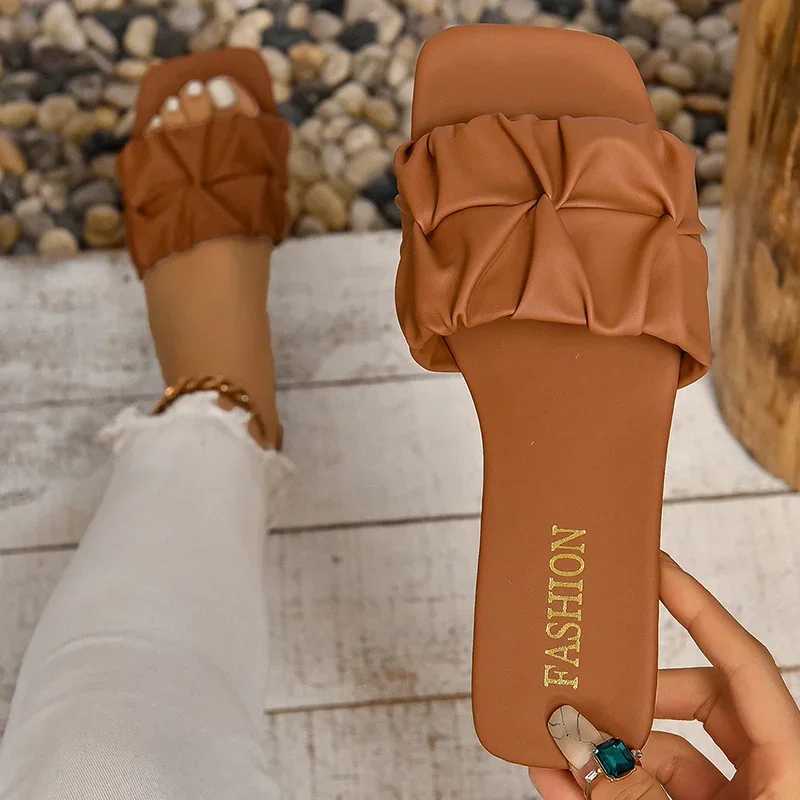 Folding summer slider womens trend flat outdoor womens flat sandals womens flip sandals 2024 Korean design womens shoes green khakiT250317