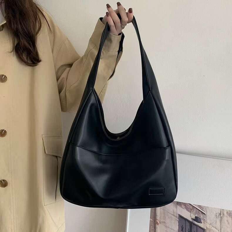 Large Capacity for Women Spring/Summer Soft Leather Bucket Commuter Tote College Student Classroom Shoulder Bag 2025 Versatile New Trendy Clothing Ins