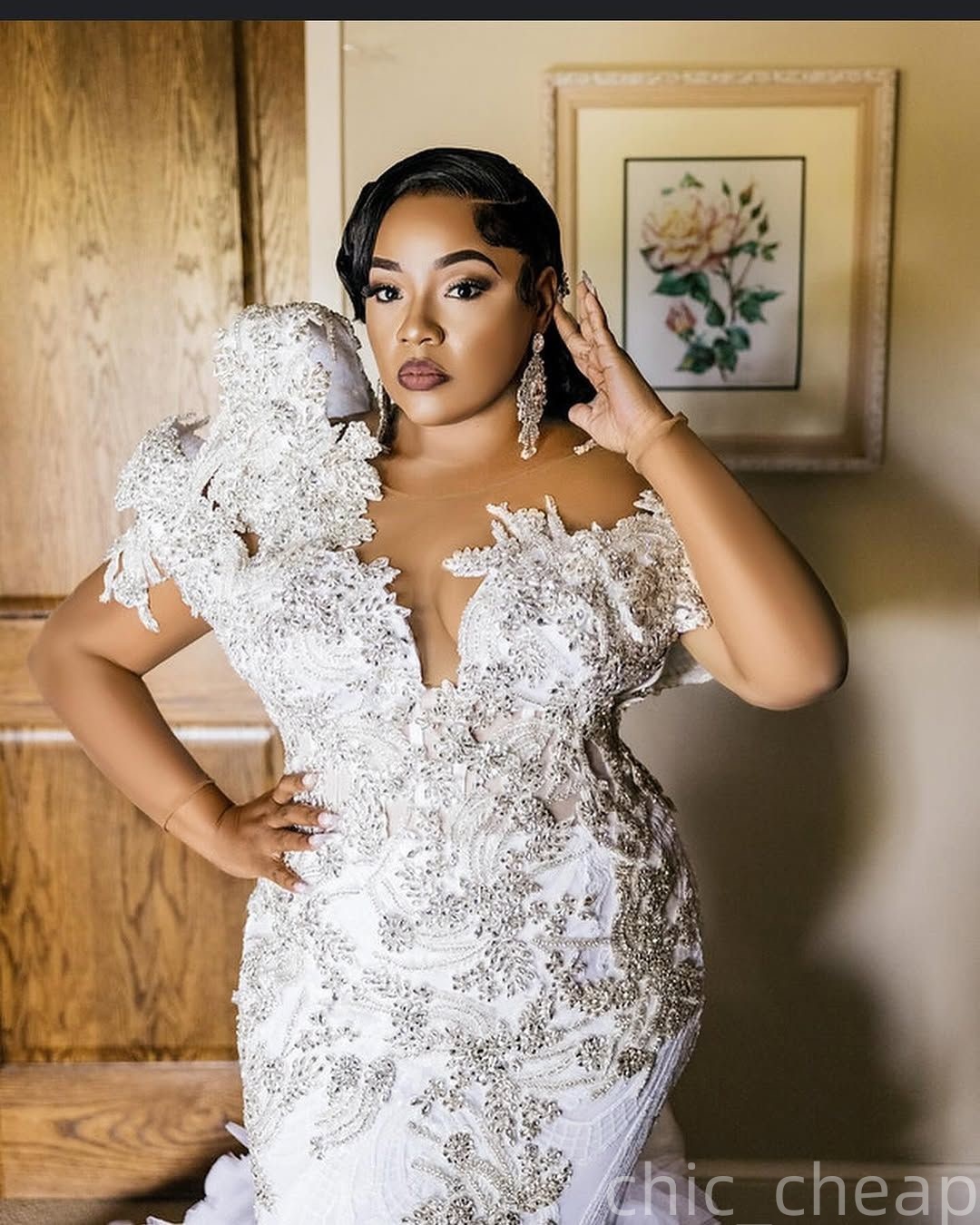 2025 Arabic Aso Ebi Plus Size Ivory Wedding Dress Crystals Lace Sleeveless Tiers Tulle Luxurious Bridal Gowns Dresses ZJ047