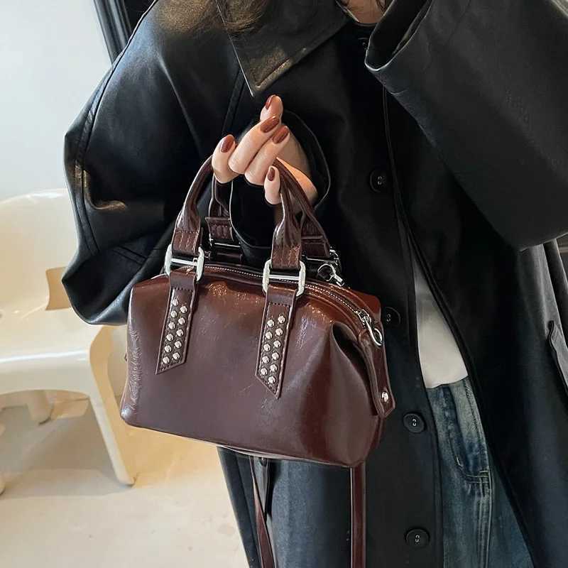 Leopard-Print Shoder Bag Decorated with S and metal buckle fixed and eye - must - must Y250321