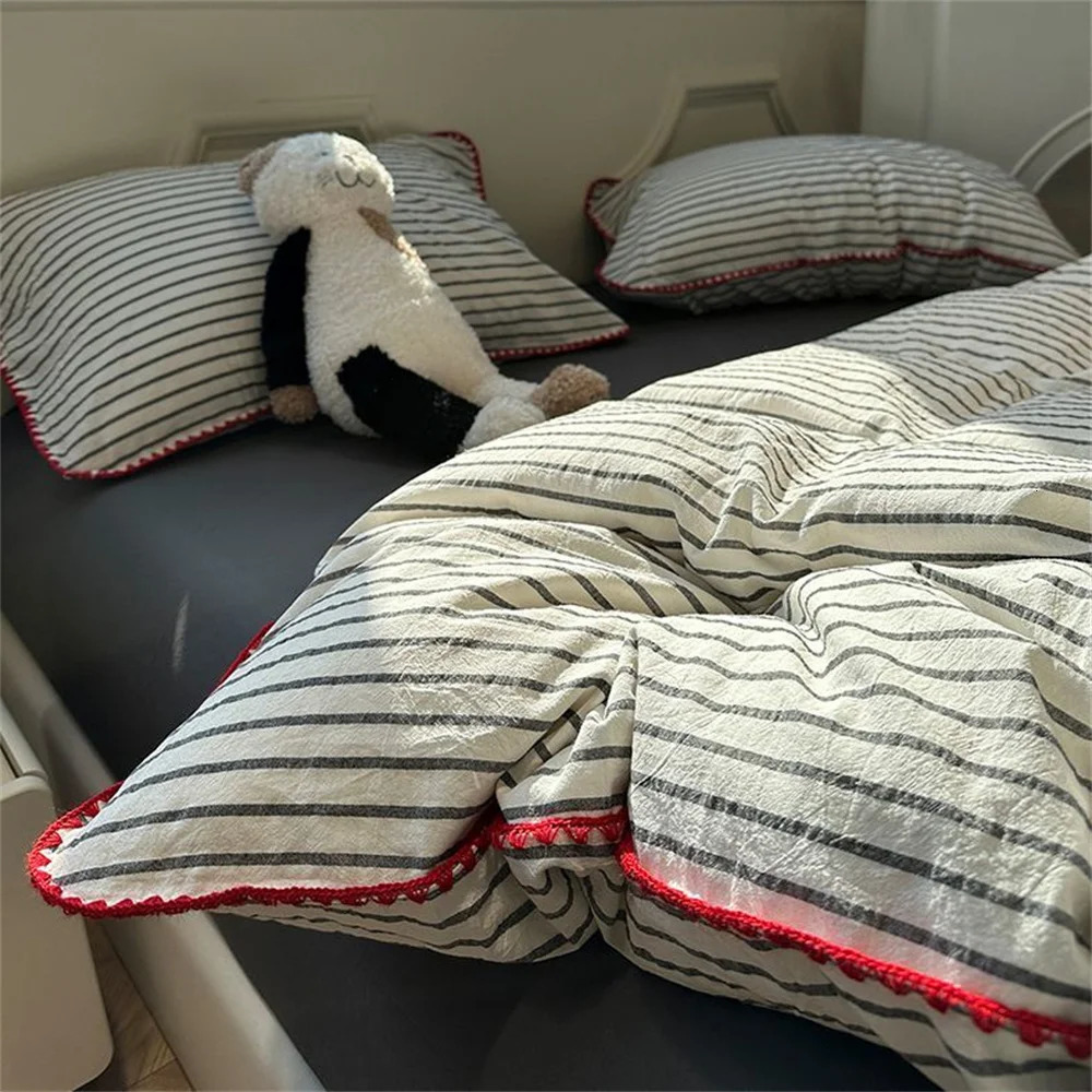 Ins Nordic Stripe Duvet Cover Set Minimalist Quilt Cover and Sheet Pillowcase Washed Cotton Home Bedding Boys Adults Bedclothes 250317