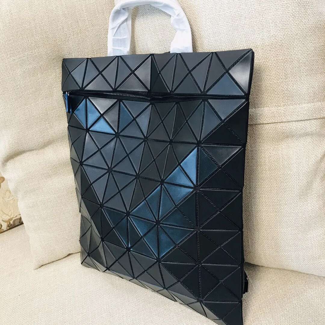 Popular All-In-One Ins Women's 2024 Popular Korean Fashion Chain Crossbody Hand Bag Small Square