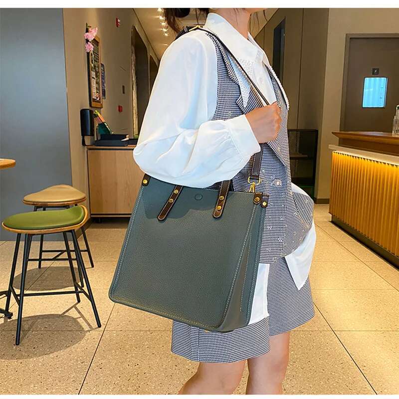 2023 New Women's Briefcase Handbag Genuine Leather Large Capacity Tote Female Business Portable Messenger Lady Shoulder Bag