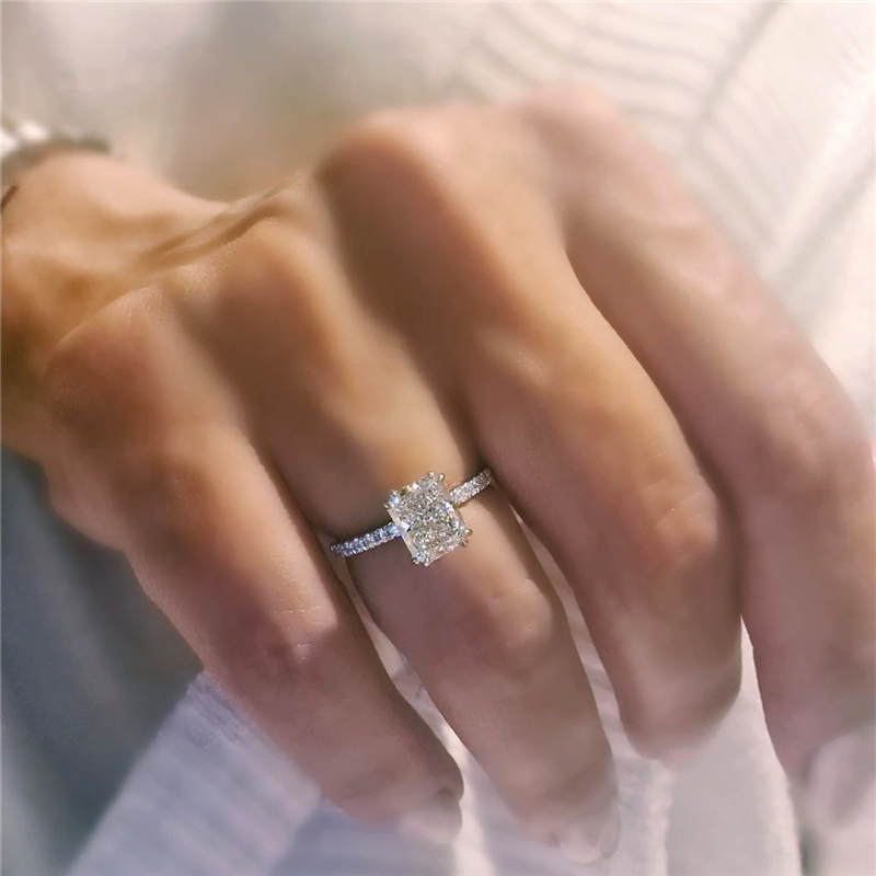 Jewelry 2CT E VS1 Radiant Cut IGI Certified 2 Carats Elongated Radiant Diamond Engagement Ring CVD Lab Grown Diamond Ring For Women