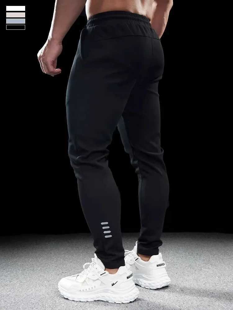Mens sports fitness leisure slim fit elastic running pants top mens quick drying breathable training pants autumn and winter W250318