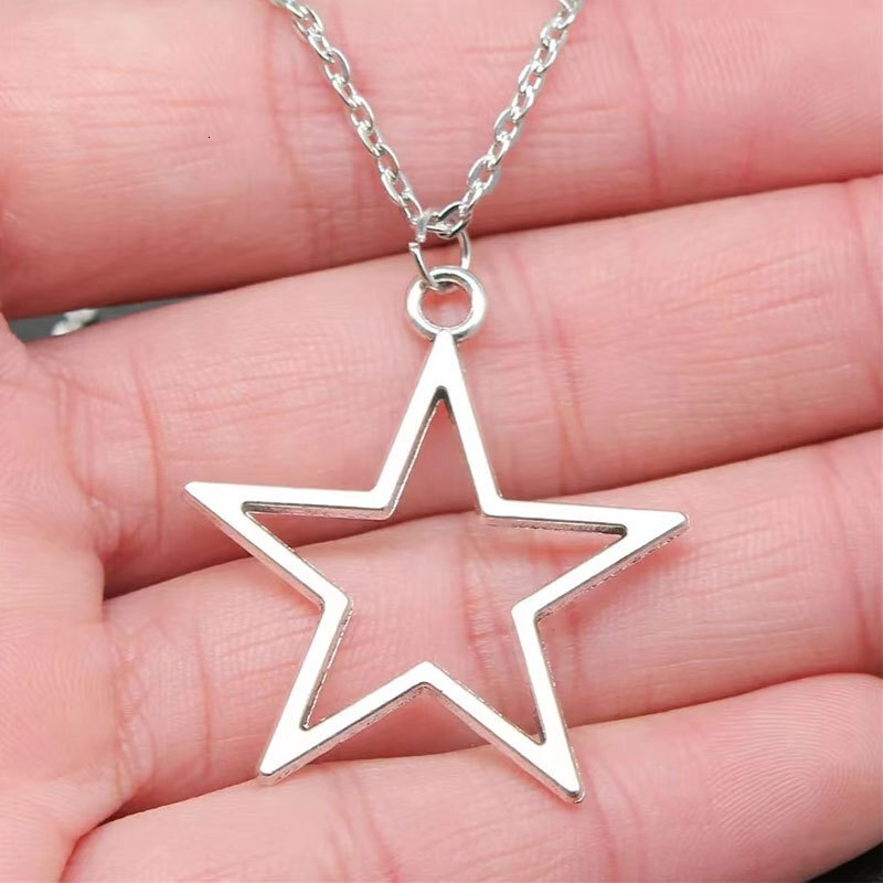 Hollow-out Large Pentagram Pendant Necklace Women's Fashion Simple Vintage Choker Collarbone Chain Jewelry