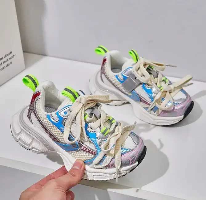 New 2024 Spring/Summer Fashion Casual Sports Shoes for Children Running Coach for Boys and Girls Mesh Breathable Soft soled Sports Shoes for ChildrenX