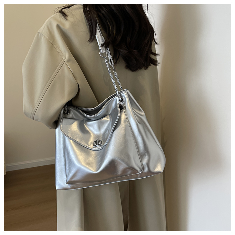 2025 Fashion Designer Women s Handbag High Quality Bright Leather Storage Bag New Large Capacity Trendy Underarm Tote Bag Simple Solid Color Shoulder 