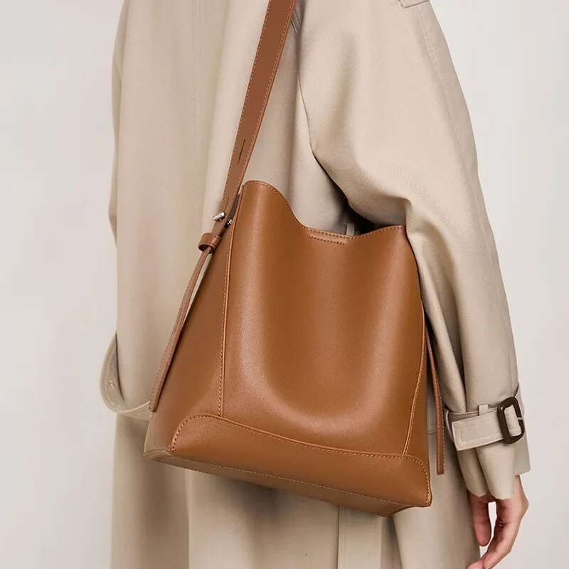 2023 Women's Bucket Bag Genuine Leather Ladies Commute Handbags High Quality Female Shoulder Bags Large Totes Camel Black