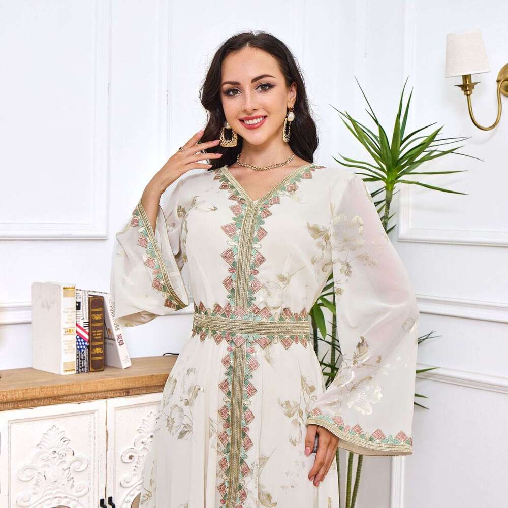 Mt037 Muslim Robe Women's New Hot Stamped Embroidered Lace Fashion White Dress