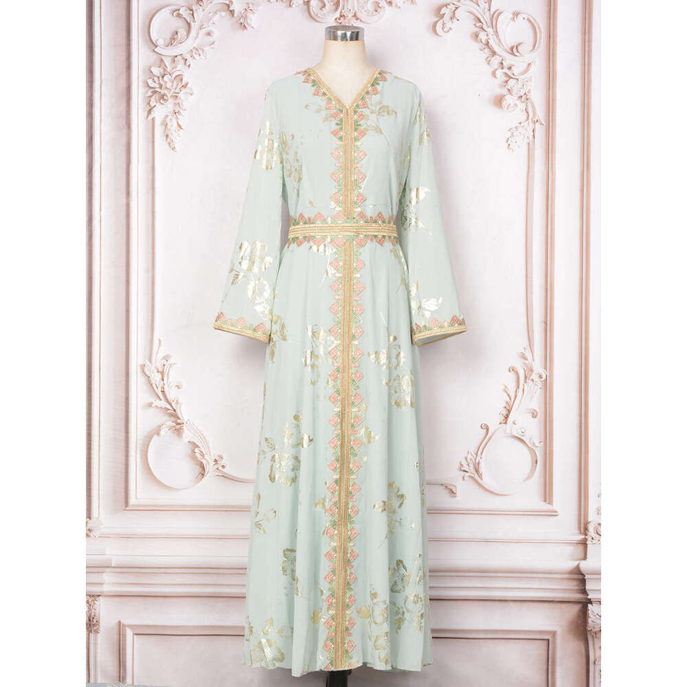 Mt037 Muslim Robe Women's New Hot Stamped Embroidered Lace Fashion White Dress