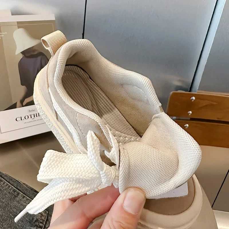 Childrens breathable white striped canvas sports shoes for boys and girls childrens school casual autumn and winter fashionable soft soleXJ250318
