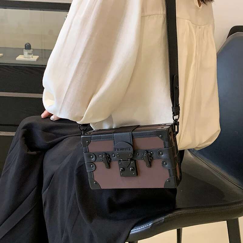 Small Square Bags For Women 2023 New Leather Fashion Shoulder Woman Rivet Letter High Quality Box Crossbody Bag Free Shiping