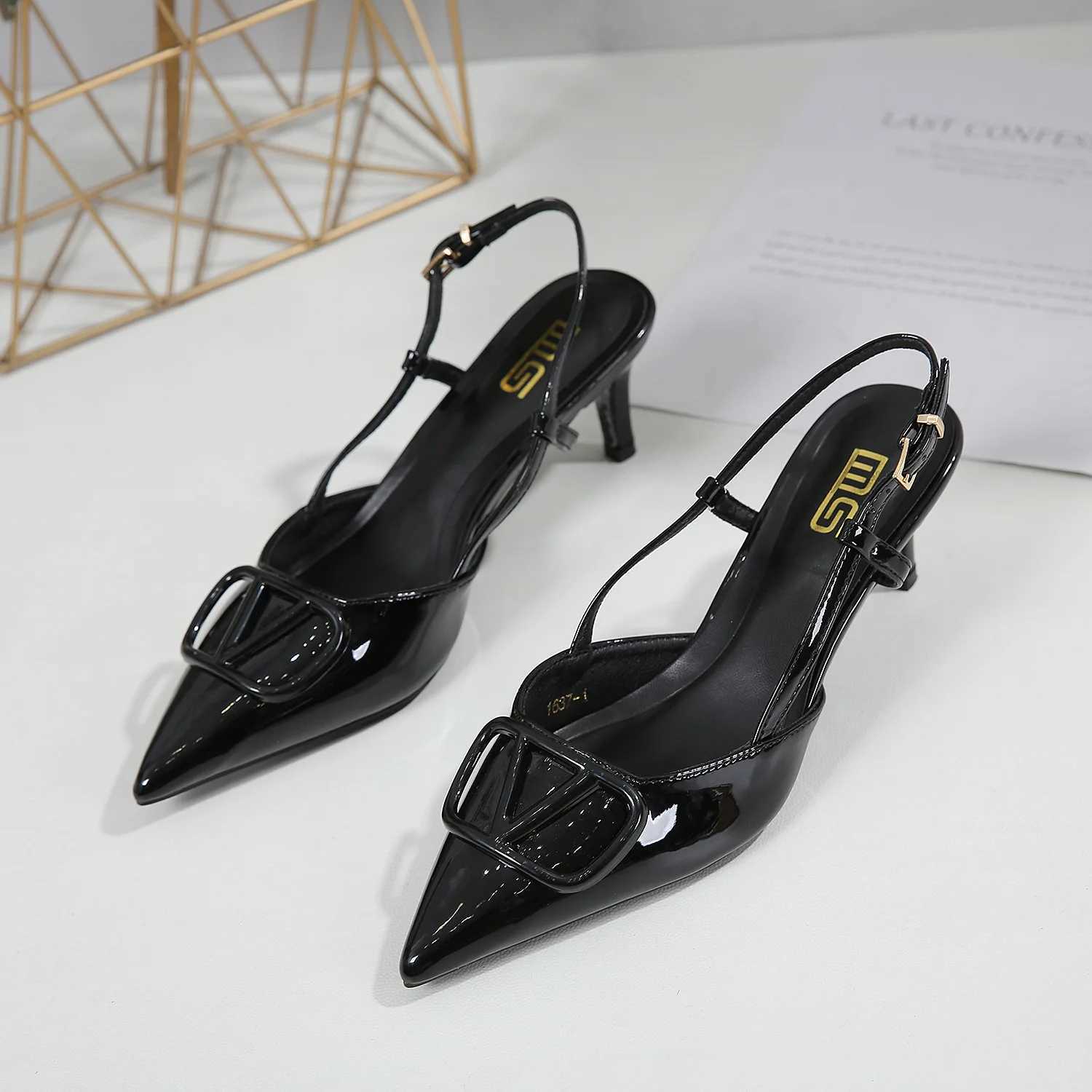 KM-ROYA 2025 Luxury High Quality Buckle Design Womens Sandals 6CM/2.4-inch Middle Heel Dress Shoes Pump Shoes Wens Outdoor Sandals Y250317