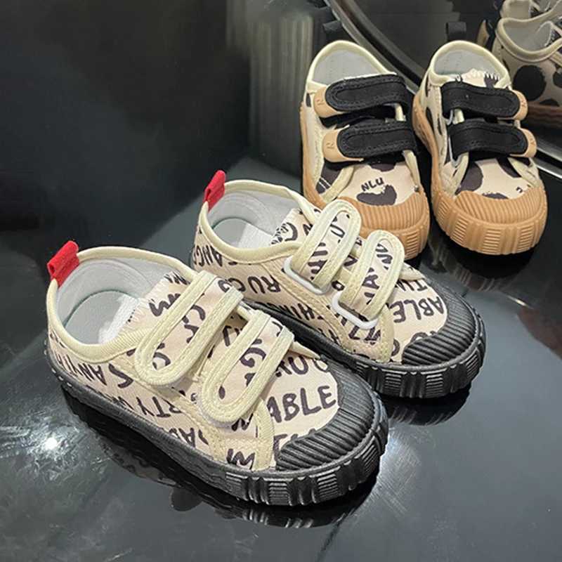 Spring and summer childrens canvas shoes childrens casual sports running shoes soft bottom anti slip and breathable childrens flat sports shoesXJ25031