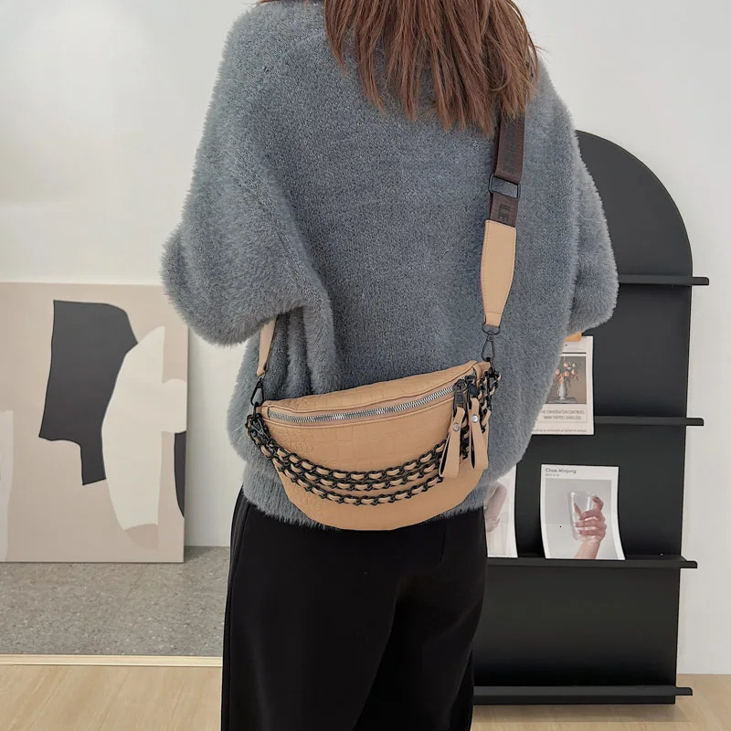 Womens soft leather waist bag autumn item chest bag shoulder bag high-quality chain Fanny bag womens fashion belt wallet 250317