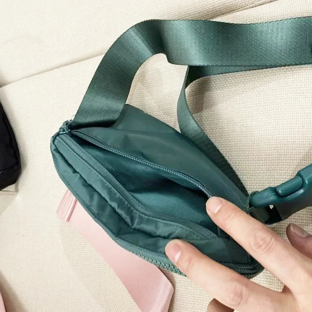 2024 Women Waist Bag Zipper Fanny Pack Chest Bag Outdoor Sports Crossbody Shoulder Bag Casual Travel Female Belt Bag Money Pouch 250314