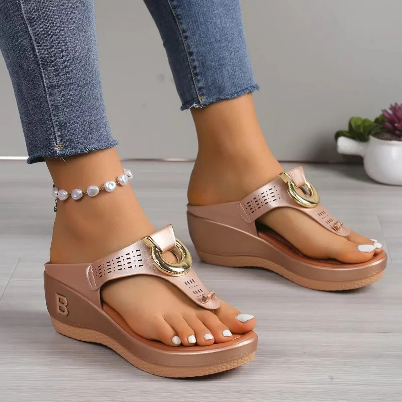 Summer Slippers Women 2025 Big Size Platform Wedges Sandals Slippers Non-Slip Open Toe Flip Flops Ladies Comfortable Beach Shoes 250318