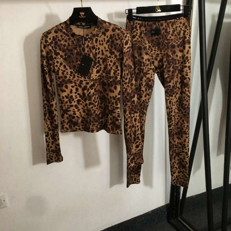25 New Leopard Print Nanyou Fashionable And Trendy Printed Letters Slim Fit Versatile Round Neck Long Sleeved Base Shirt Top