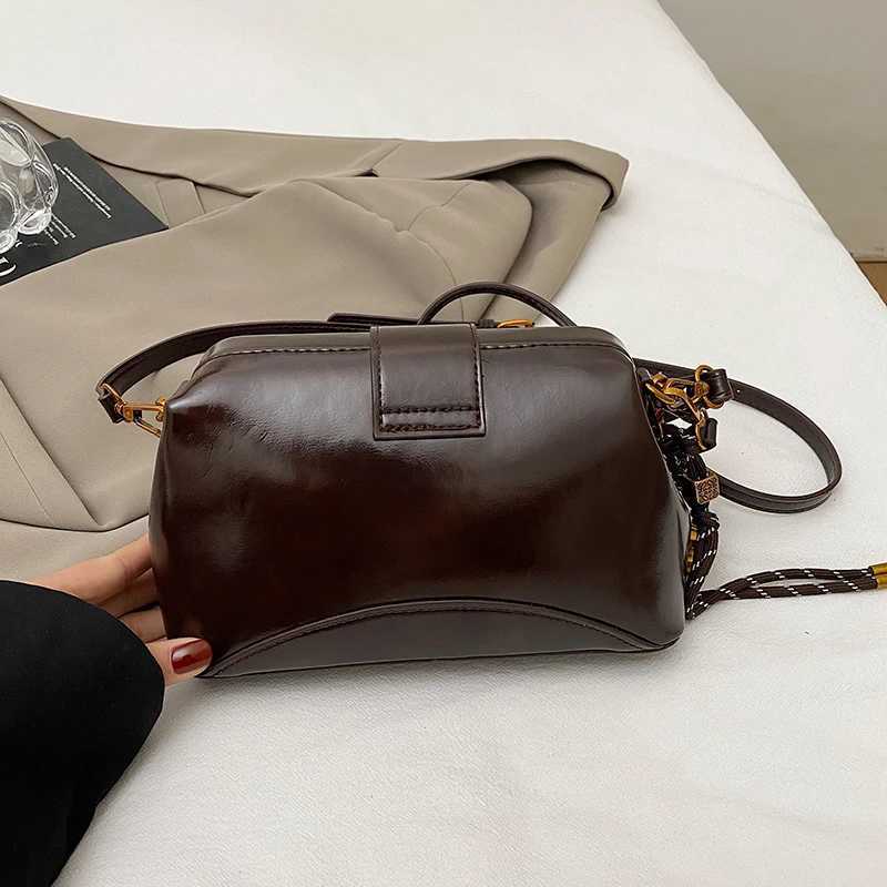 Crossbody Bag Fi Wen Bags Retro Leather Handbag Simple Womens Wild Shooter Messenger Bag Y250318