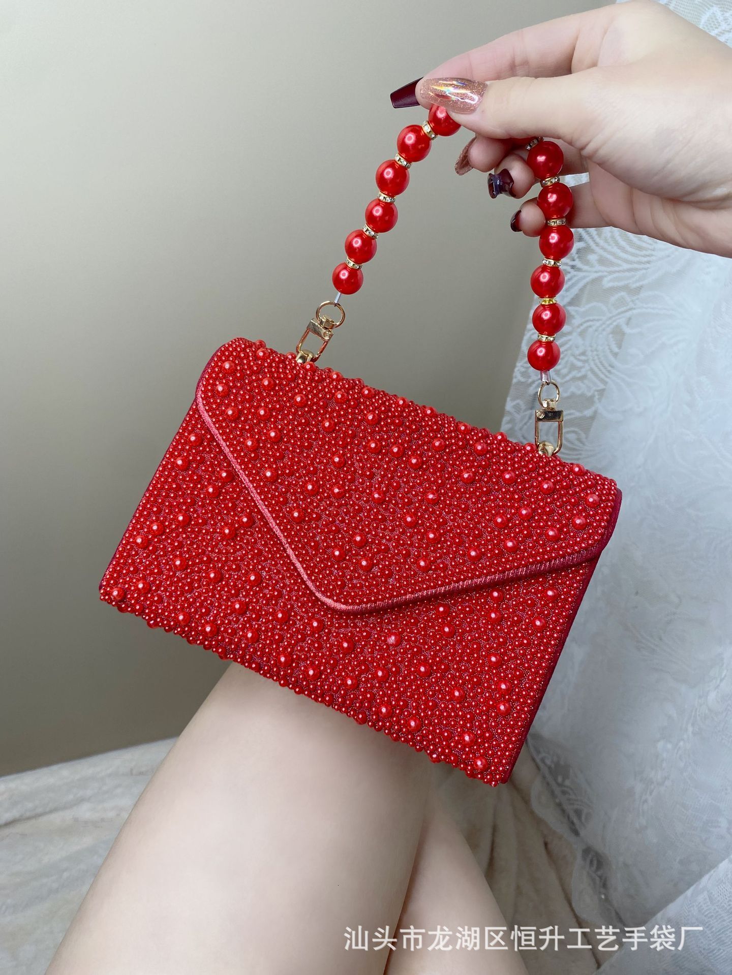 2025 Light Luxury Pearl Banquet Bag Fashion Designer Women s Flip Up Handbag Social Celebrity Evening Dress Bag Handbag Casual Wallet Crossbody Bag