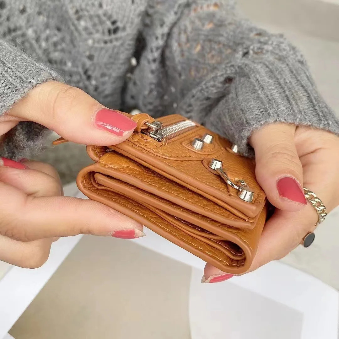 Mini Short Womens Wallet Leather Snap Flip Coin Wallet with Rivet Grey Cowboy Billfold Triple Fold Wallet 250317