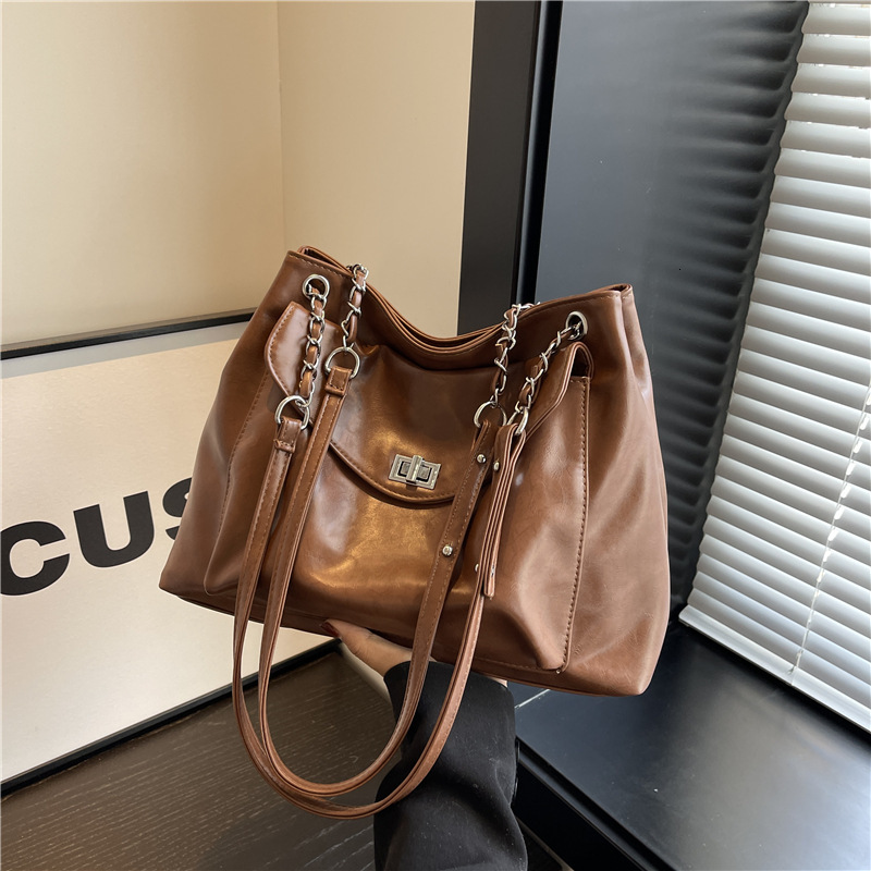 2025 Fashion Designer Women s Handbag High Quality Bright Leather Storage Bag New Large Capacity Trendy Underarm Tote Bag Simple Solid Color Shoulder 