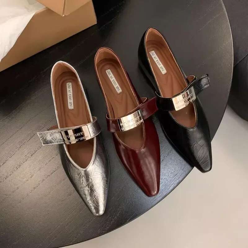 Retro Fashion New Trendy urious Pointed Toe Casual Shoes Elegant Solid Color Women's Party High Heels Low Boots