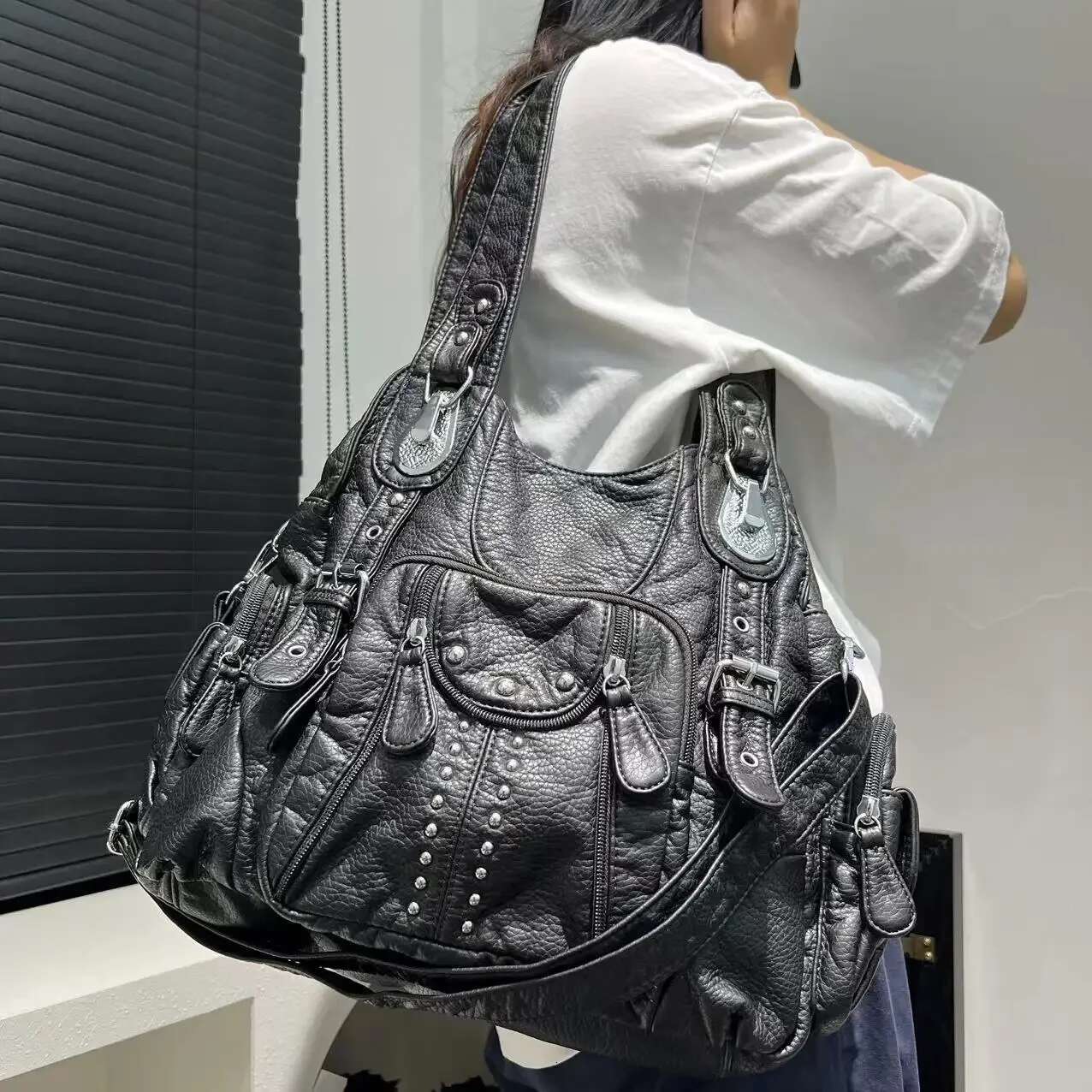 Women's Fashion Y2k Washed Distressed Hot Girl Motorcycle Large Capacity Rivet Shoulder Messenger Bag