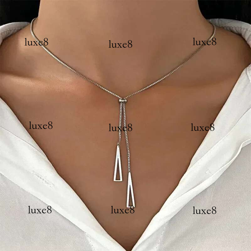 Metal Style Sier Color Triangle Pendant Necklace Fashionable Simple Charm Y Lariat Necklaces for Women Boho Minimalist Jewelry