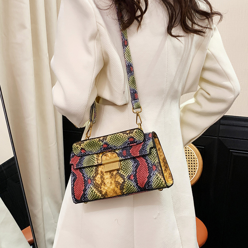 Small Square Bag 2025 New Fashionable Designer Women s Handbag High Quality Serpentine Crossbody Bag Chain Underarm Tote Bag Casual Wallet Storage Cut
