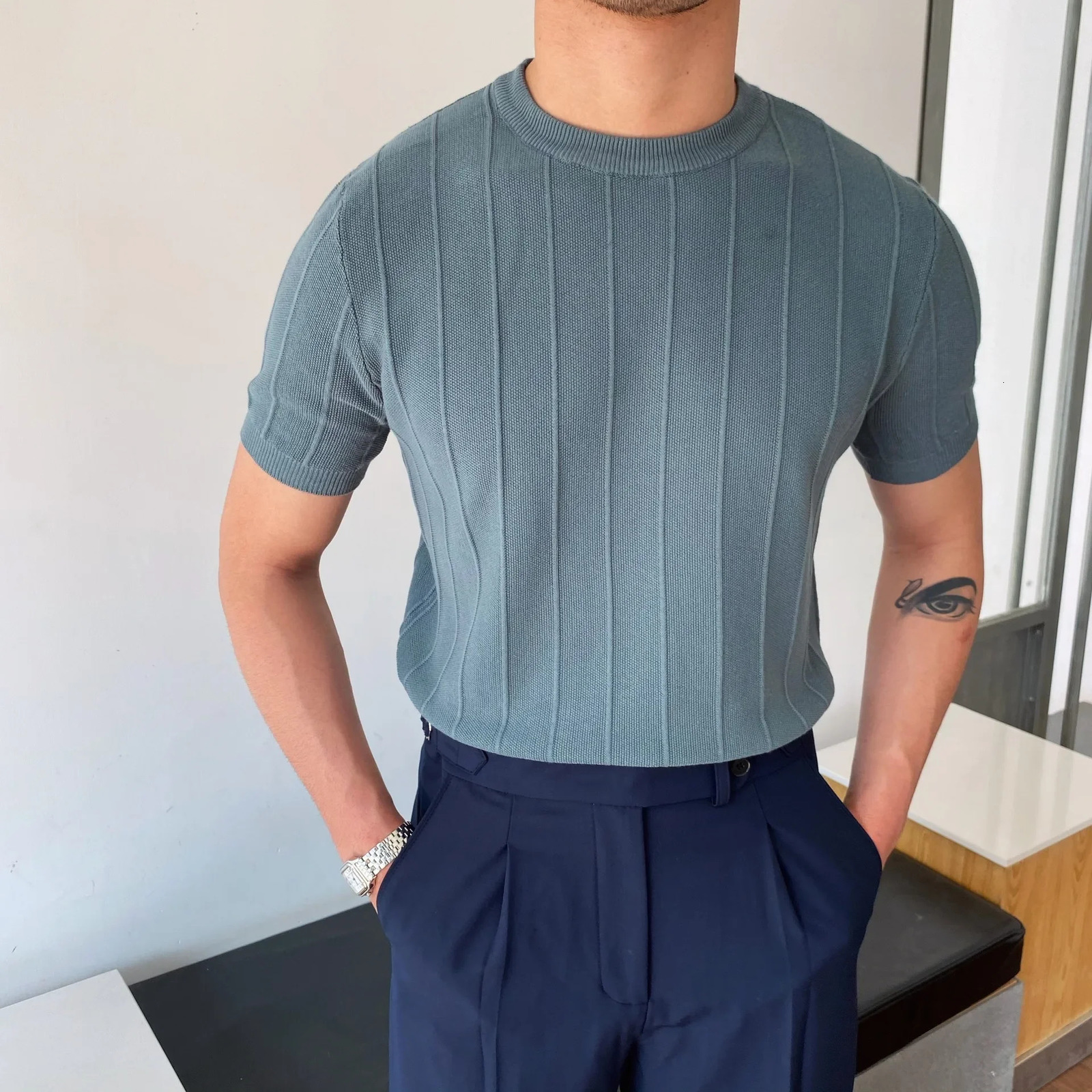 Mens Light Knit T Shirt Mens Summer Round Neck T Shirt Half Sleeve Men Short Sleeve Thin Version of The Base Shirt 250318