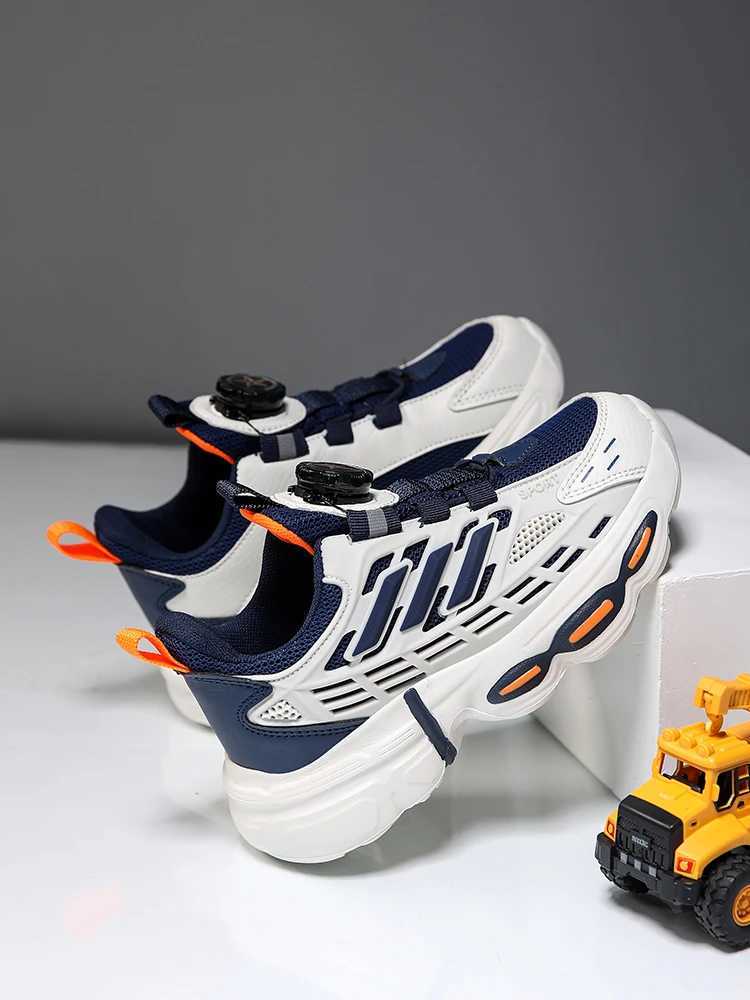 Casual sports shoes lightweight sports shoes breathable and anti slip new sports shoes W250318